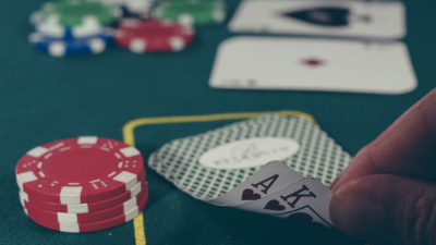 Poker là gì? Khám phá những kinh nghiệm chơi thu tiền đầy túi
